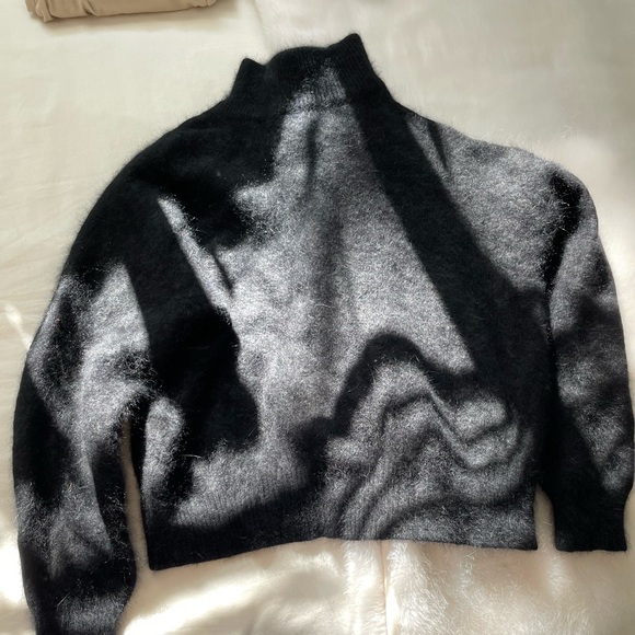 Vintage Agora Sweater - Picture 2 of 5